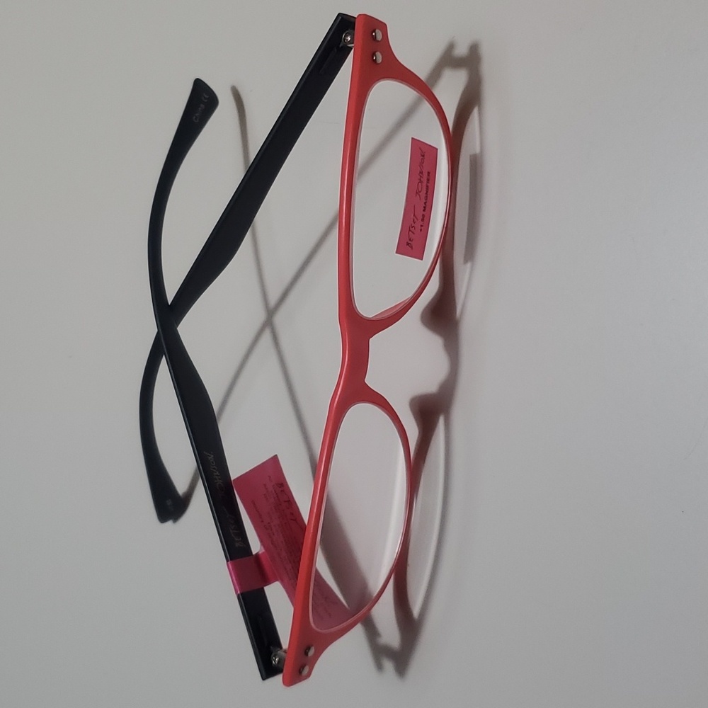 NWT Betsey Johnson +1.50 reading glasses Cheaters